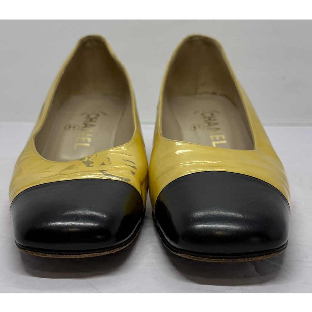 Vintage Chanel Beige Black Cap Toe Pumps Handmade Italy Size 39 US 9 READ - Picture 2 of 8